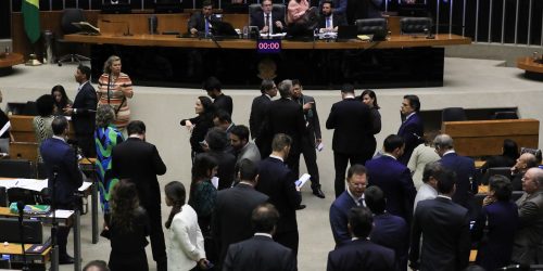 Imagem referente a Plenário da Câmara derruba decreto de Lula sobre IOF