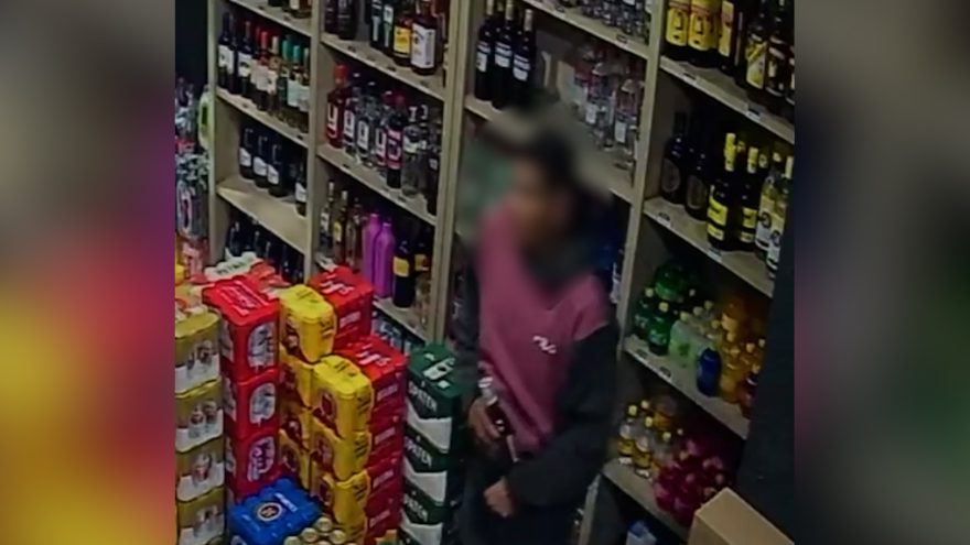 Whisky na cueca? Ladrão furta garrafas de bebidas alcoólicas em comércio de Cascavel