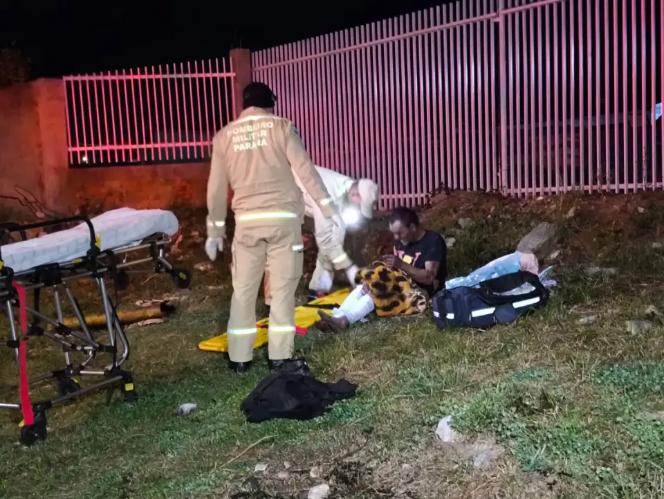 Homem tenta invadir empresa, é atacado por cães e sai praticamente pelado pedindo socorro
