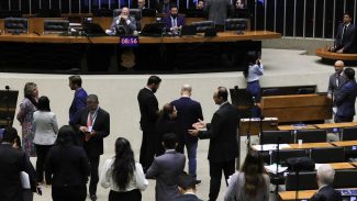 Plenário da Câmara repercute derrubada de decreto sobre IOF