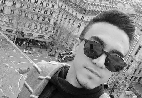 Mulher encontra noivo morto em casa Imagem referente a Mulher encontra noivo morto em casa