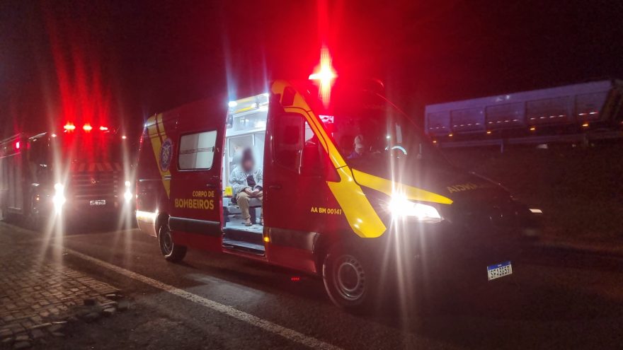 Pedestre é atropelado por moto elétrica na marginal da BR-277, em Cascavel