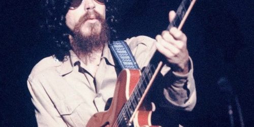 Maluco Beleza, Raul Seixas atravessa gerações com temas da juventude Imagem referente a Maluco Beleza, Raul Seixas atravessa gerações com temas da juventude