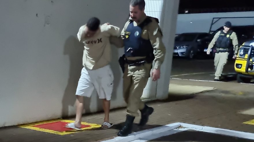 Dirigindo em zigue-zague na região Norte de Cascavel, motorista é detido após recusar teste do bafômetro