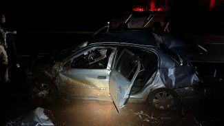 Homem e adolescente morrem após Astra com placas de Cascavel capotar na rodovia