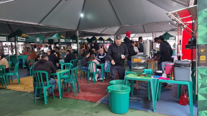 Domingo em Cascavel: Feira do Teatro une cultura, artesanato e sabores no Centro da cidade