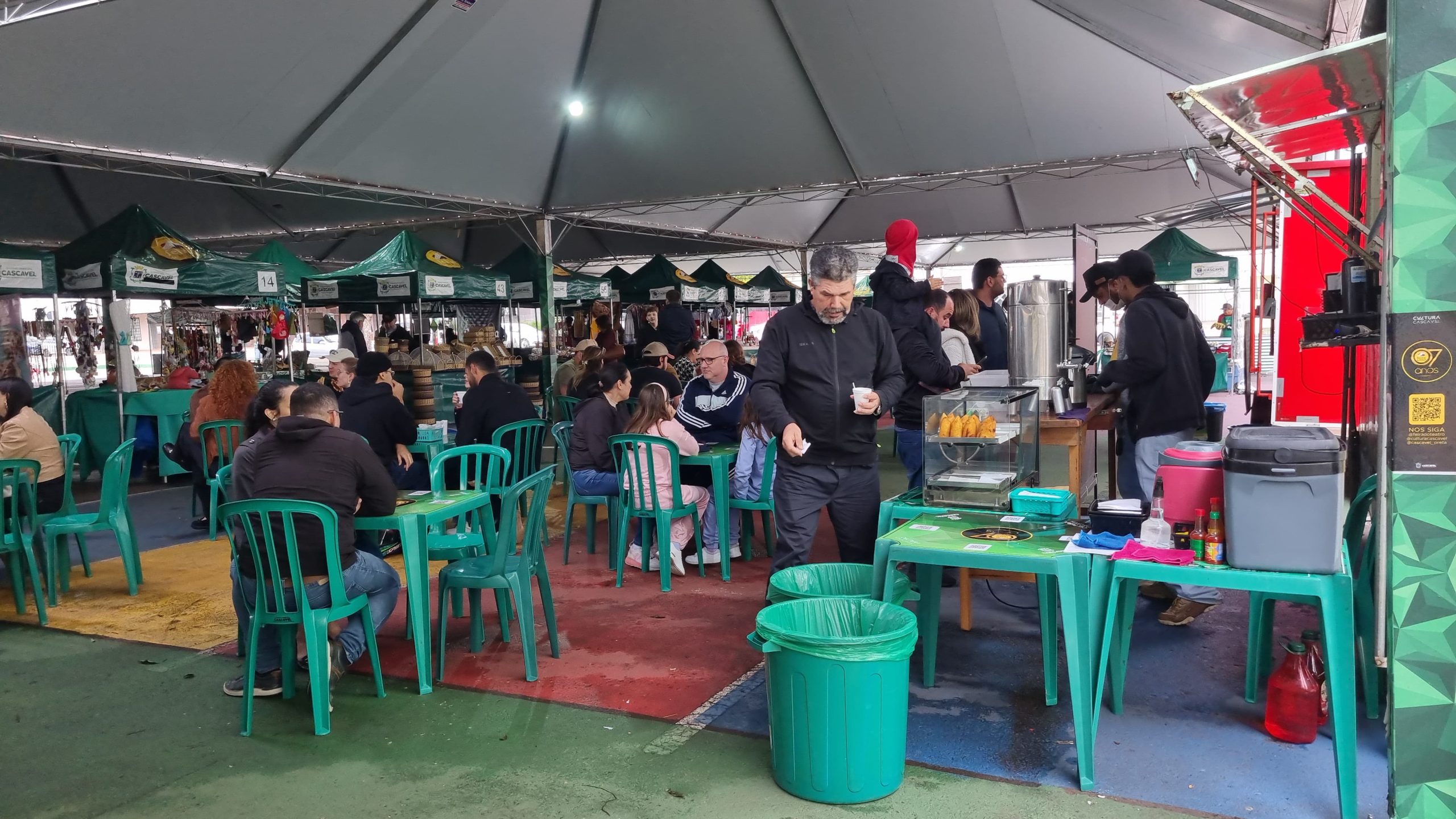 Domingo em Cascavel: Feira do Teatro une cultura, artesanato e sabores no Centro da cidade