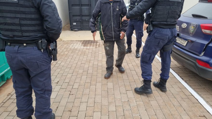 Entregador de farmácia detém indivíduo perigoso no Bairro Brasília