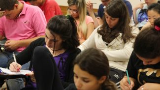 Inscrições para concorrer às bolsas do Prouni começam nesta segunda