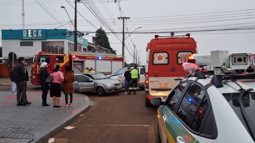 Forte colisão mobiliza várias equipes de resgate à Região Norte de Cascavel