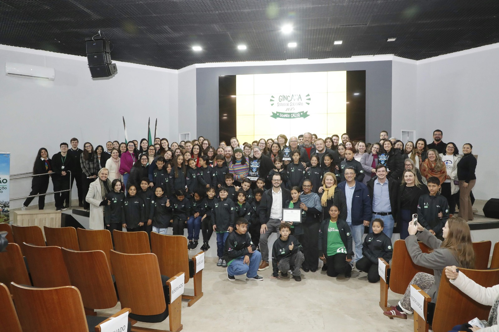 Gincana do Servidor arrecada mais de 11 mil itens e aquece famílias em situação de vulnerabilidade Imagem referente a Gincana do Servidor arrecada mais de 11 mil itens e aquece famílias em situação de vulnerabilidade