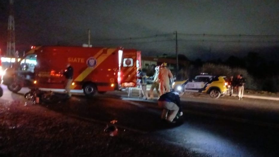 Acidente na rodovia: Batida entre Fusion e Honda CG deixa homem em estado grave