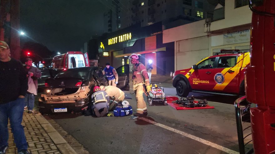 Pancada! Grave acidente é registrado na Rua São Paulo em Cascavel; duas crianças ficam feridas