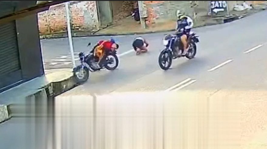 Preso homem que matou pai e bebê a tiros após suposta provocação