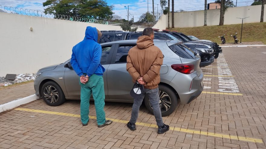 GDE prende dupla acusada de roubar joias em cofre de residência no centro de Cascavel