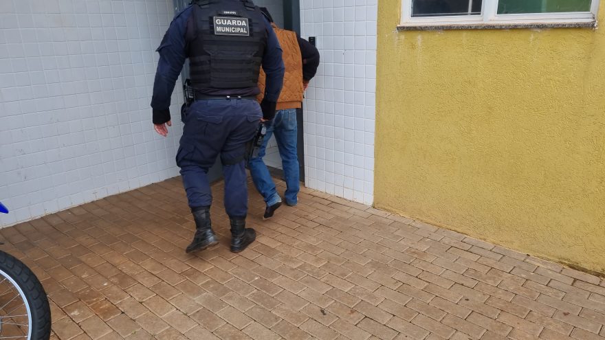 Procurado pela Justiça que foi baleado no Parque dos Ipês recebe alta no HUOP e é levado à Delegacia