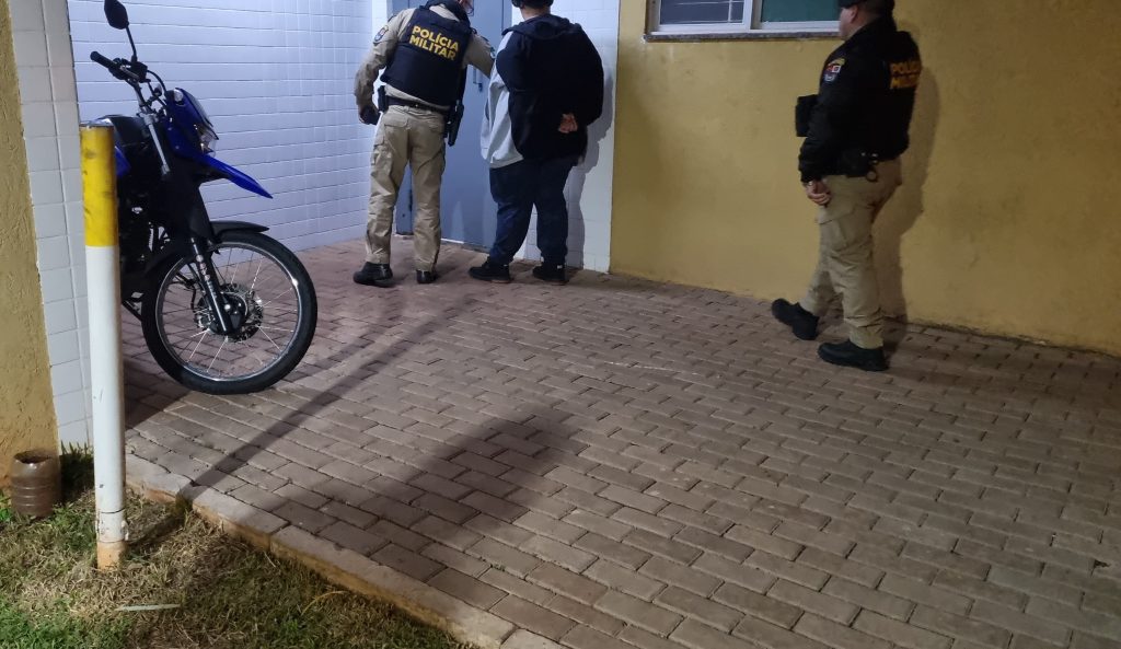 Mulher de 28 anos é detida após ameaçar pais no Jardim Nova York, em Cascavel