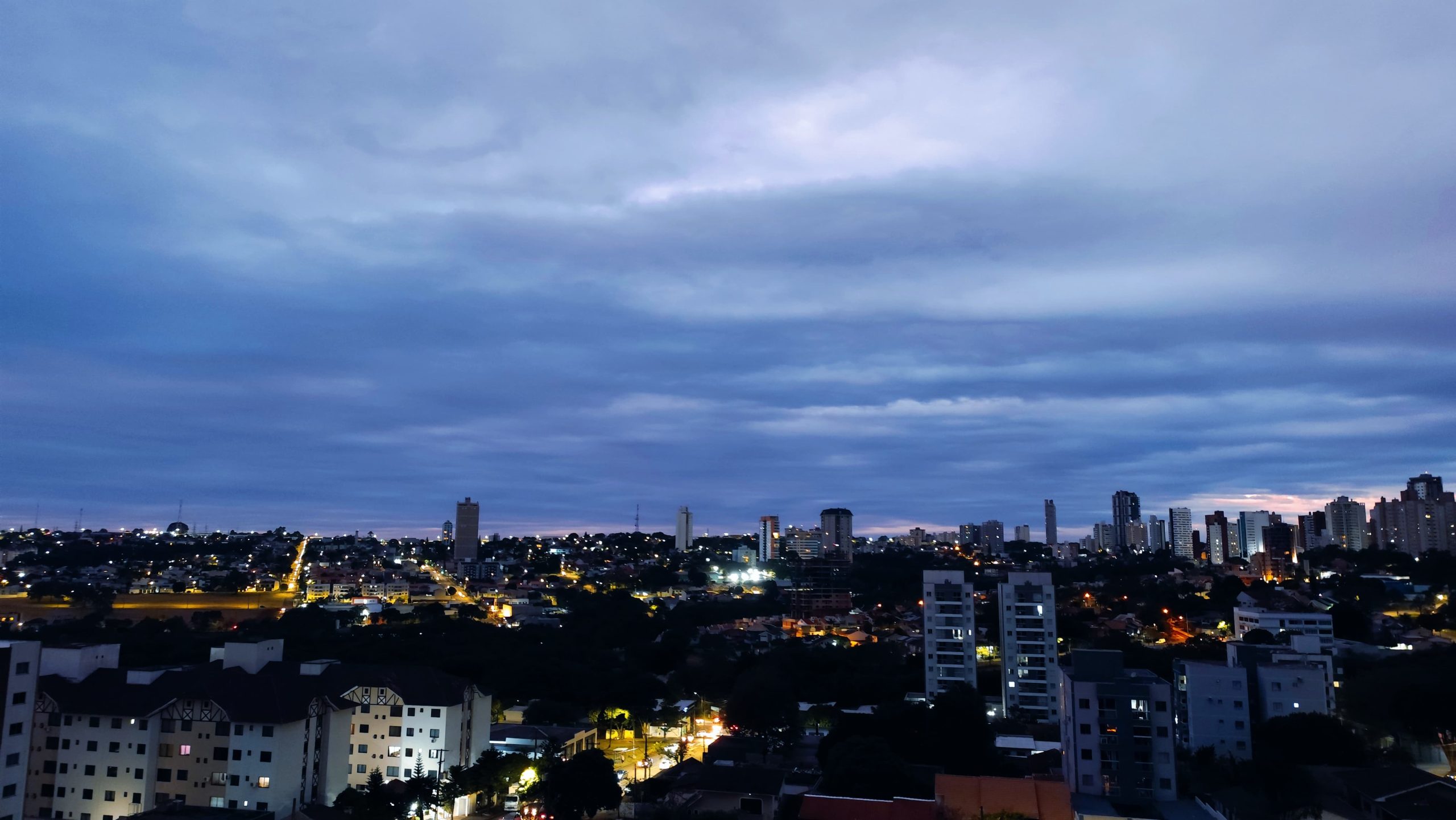 Sol voltou, mas não esquenta nada: Cascavel segue mais gelada que abraço de pai que não sabe demonstrar carinho