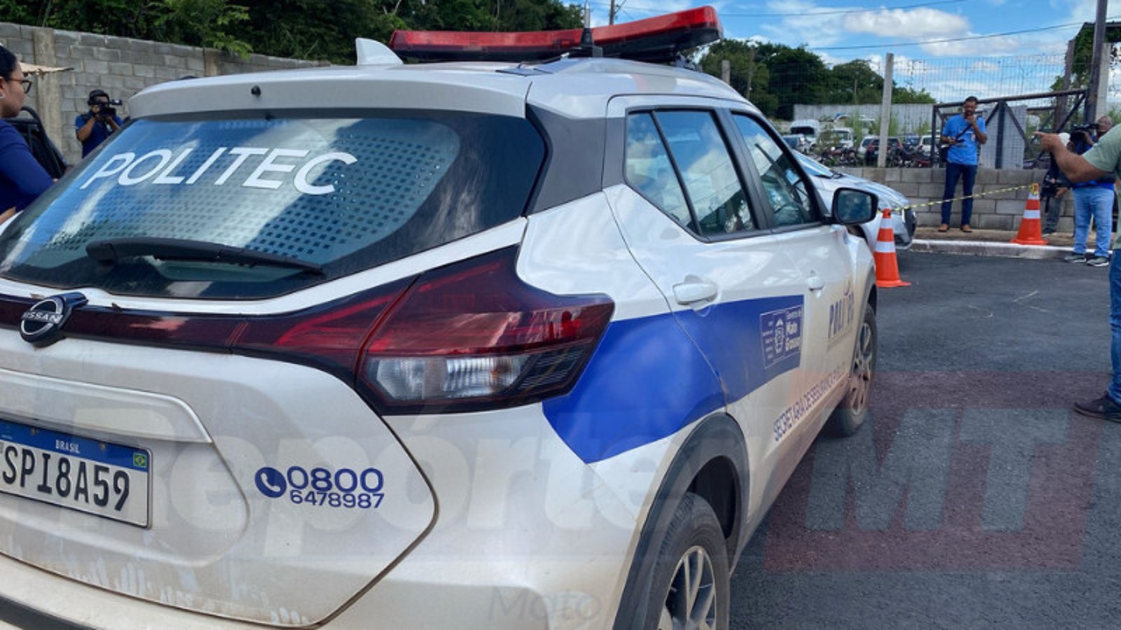 Ossada com tornozeleira e fio elétrico é encontrada por cachorro