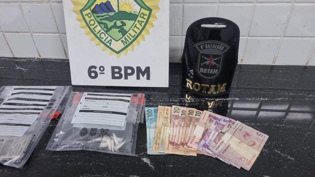 Tráfico na madrugada: homem preso e dois usuários pegos comprando pó