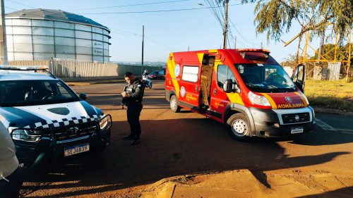 Imagem referente a Motociclista de 19 anos fica ferido após colisão com carro na Avenida das Pombas