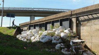 Nível do Guaíba recua, e prefeitura de Porto Alegre reabre comportas
