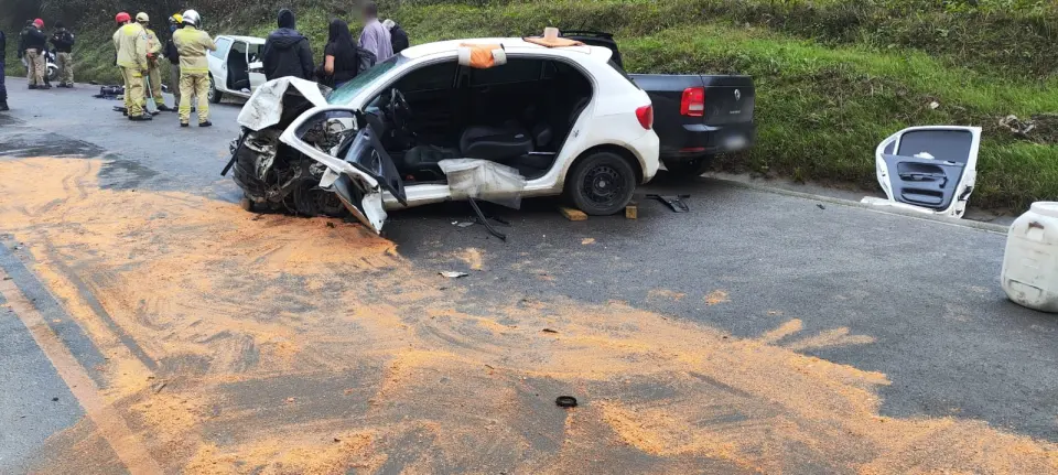 Ultrapassagem termina em tragédia: Jovem morre na hora em acidente entre quatro veículos