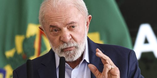 Lula pede aos bancos nova forma de financiar o desenvolvimento Imagem referente a Lula pede aos bancos nova forma de financiar o desenvolvimento