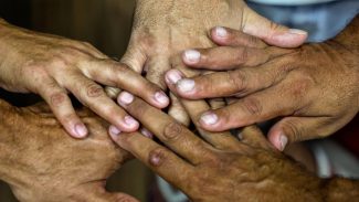 Governo aprova pensão a 61 filhos separados de pais com hanseníase