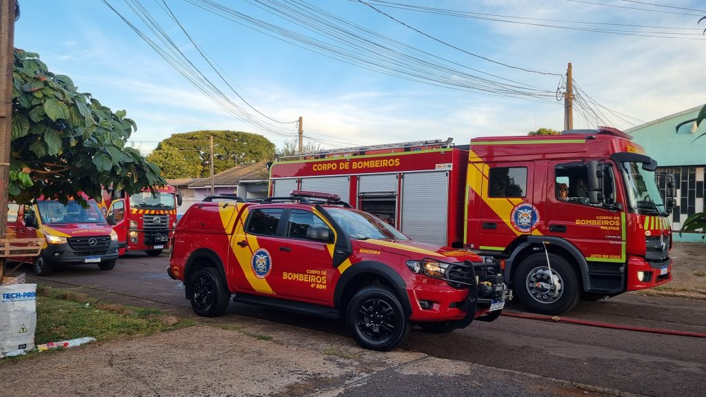 Mulher em surto ateia fogo em residência no Bairro Santa Cruz em Cascavel