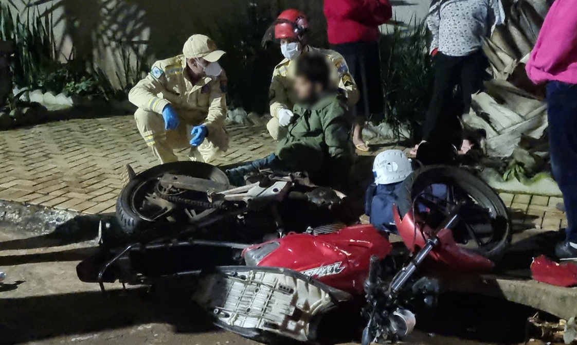 Twister e Amarok batem em cruzamento no Conjunto Riviera