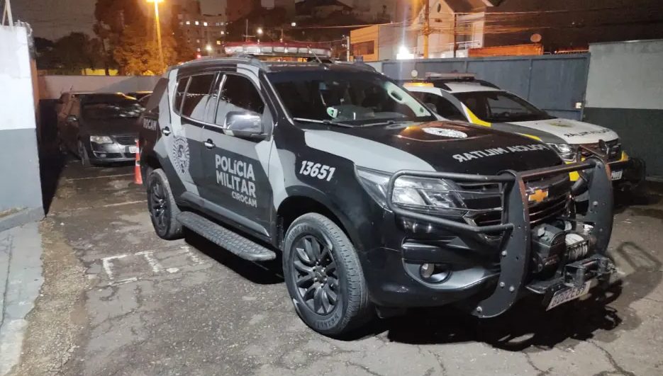 Rocam prende dupla com drogas em ponto já conhecido por tráfico