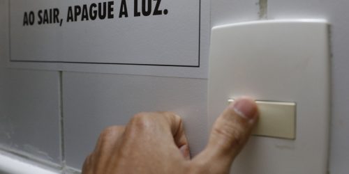 Nova tarifa social de energia elétrica passa a valer neste sábado Imagem referente a Nova tarifa social de energia elétrica passa a valer neste sábado