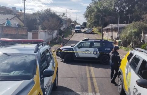 Homem é espancado até a morte ao xingar mãe de um “amigo” Imagem referente a Homem é espancado até a morte ao xingar mãe de um “amigo”