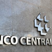 Imagem referente a Banco Central suspende mais três instituições financeiras do Pix
