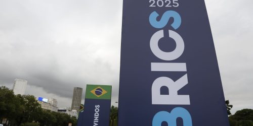 Imagem referente a Negociações para sistema próprio de pagamento do Brics avançam