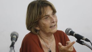Política brasileira não enxerga ciência como solução, diz pesquisadora