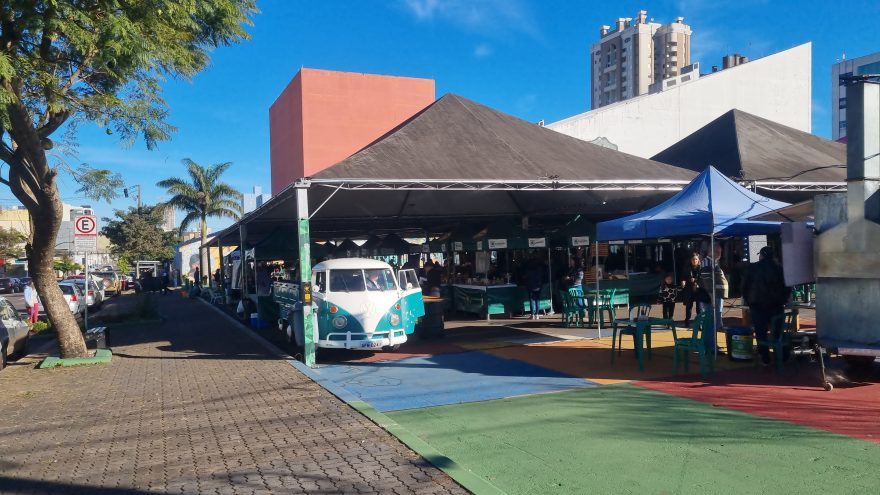 Feira do Teatro movimenta o domingo em Cascavel