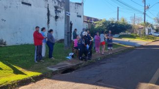 Vizinha passa mal ao ver fogo avançar e Samu corre para o resgate