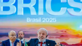 Adiar reforma na ONU torna mundo mais perigoso, diz Lula no Brics 