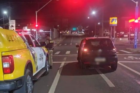 Motorista envolvido em acidente na Av. Carlos Gomes é detido por embriaguez Imagem referente a Motorista envolvido em acidente na Av. Carlos Gomes é detido por embriaguez