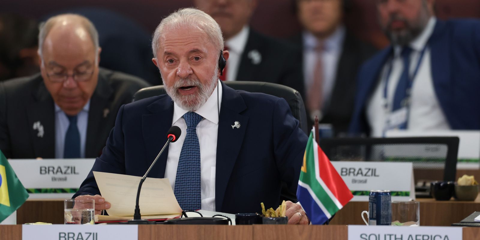 Lula critica incentivos financeiros ao setor de combustíveis fósseis Lula critica incentivos financeiros ao setor de combustíveis fósseis