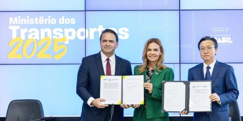 Brasil e China assinam acordo para estudar ferrovia até o Peru Imagem referente a Brasil e China assinam acordo para estudar ferrovia até o Peru