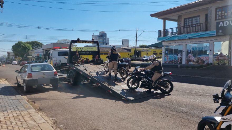PM flagra motos irregulares e apreende Kawasaki e CG na Rua Cuiabá