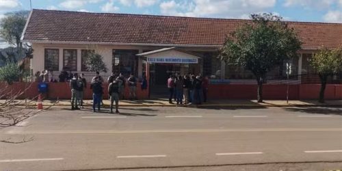 MEC e governo estadual anunciam apoio a escola que sofreu ataque no RS Imagem referente a MEC e governo estadual anunciam apoio a escola que sofreu ataque no RS