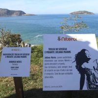 Imagem referente a Placa em homenagem a Juliana Marins é inaugurada na Praia do Sossego