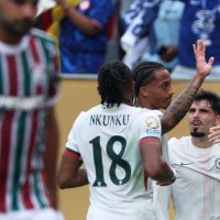 João Pedro marca dois e tira Fluminense da Copa do Mundo de Clubes Imagem referente a João Pedro marca dois e tira Fluminense da Copa do Mundo de Clubes