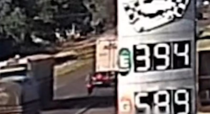Imagem flagra acidente que vitimou motociclista na BR-277 em Santa Tereza do Oeste