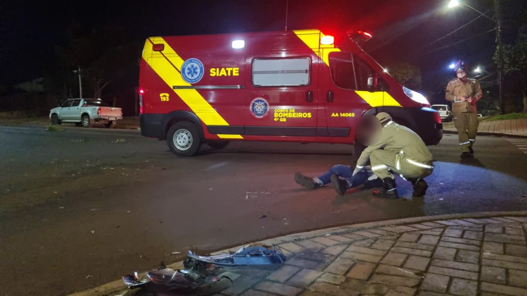 Rapaz fica ferido após acidente na Rua Xavantes em Cascavel