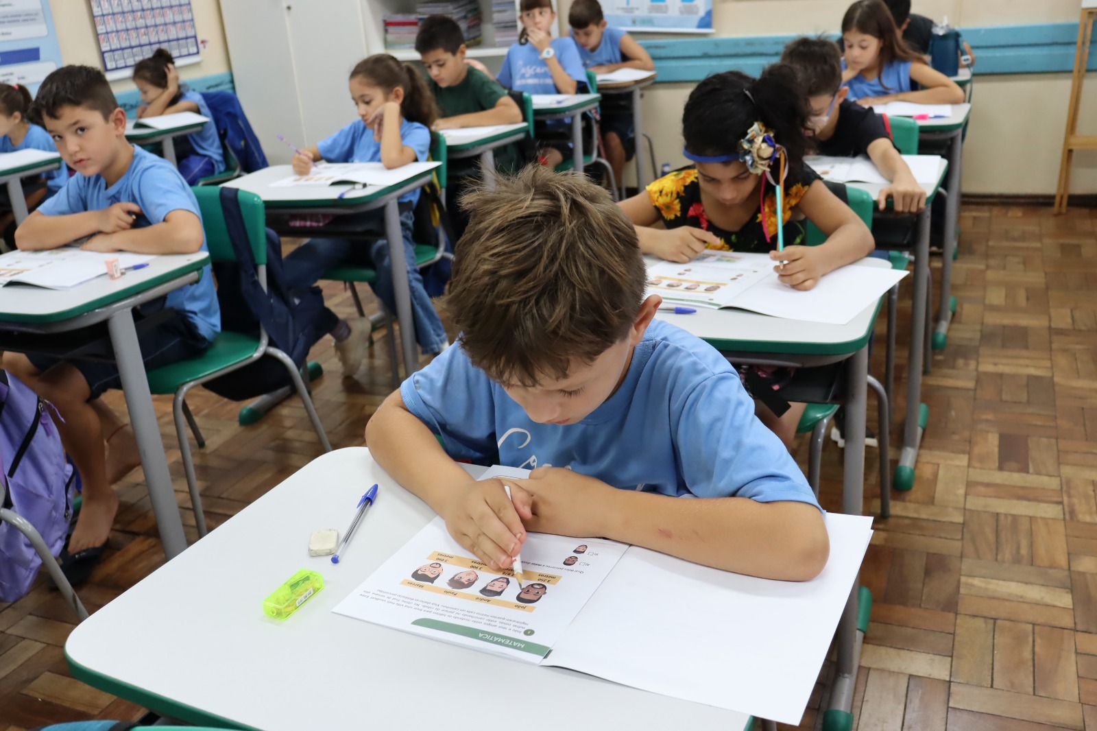 Município de Cascavel lança licitação de mais de R$ 3 milhões para aquisição de mobiliário escolar